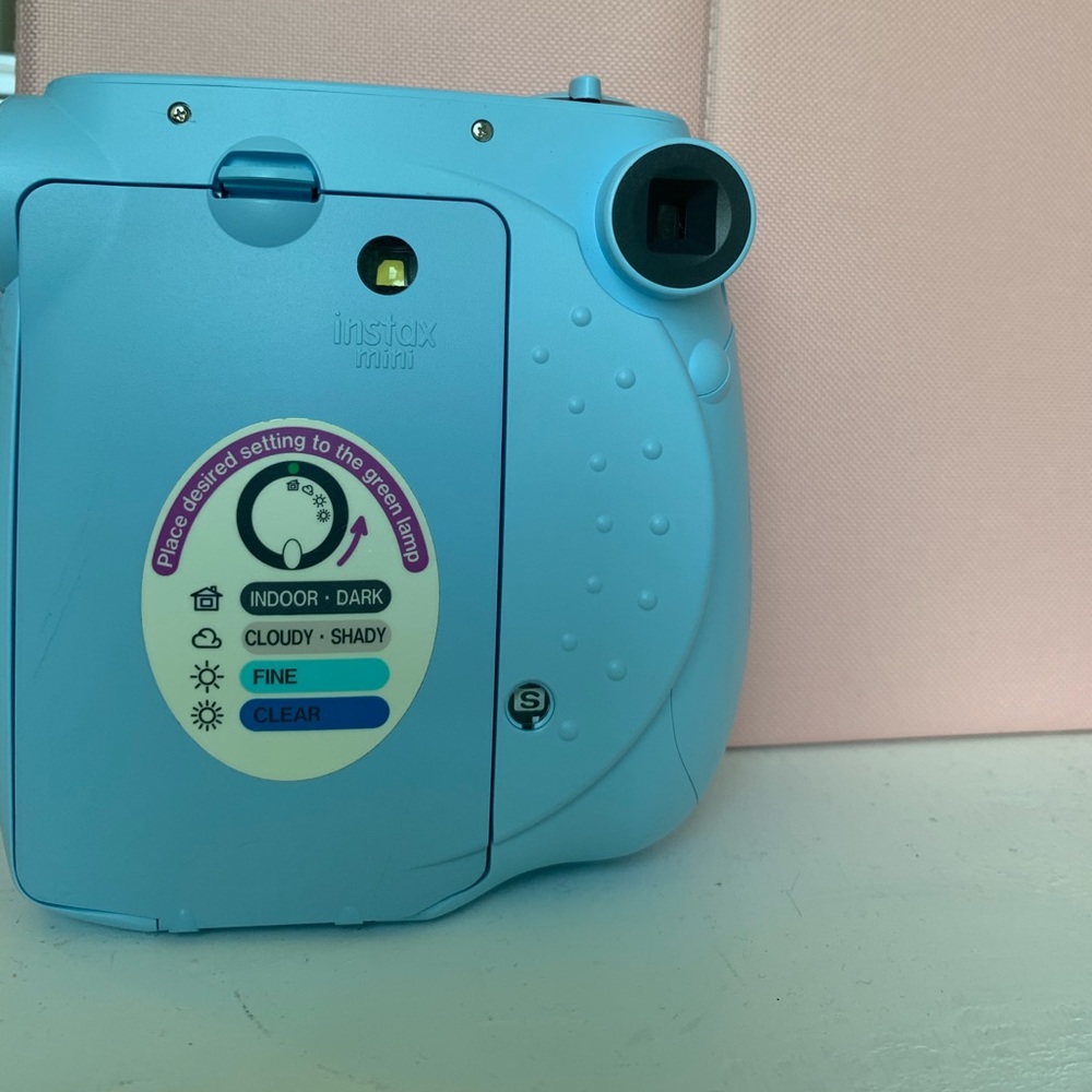 Polaroid Camera - Picture 3 of 3